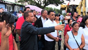 Comunitarios La Canela visitan acueducto en construcci&oacute;n