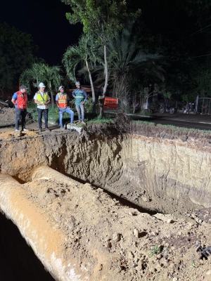 Director de Coraasan supervisa construcci&oacute;n de registros para instalaci&oacute;n de v&aacute;lvulas check en Bella Vista