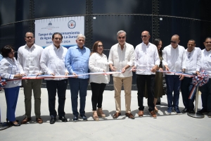 Presidente inaugura en Santiago obras de agua potable y saneamiento por m&aacute;s de 850 millones de pesos