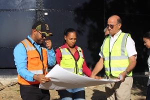 Director de Coraasan supervisa obras de soluciones de agua potable y aguas residuales