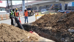 Coraasan avanza en trabajos de ampliaci&oacute;n colector aguas residuales en Av. Juan Pablo Duarte