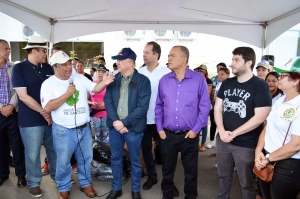 Brigadas de Ornato de CORAASAN trabajan en toques finales de Parque Central