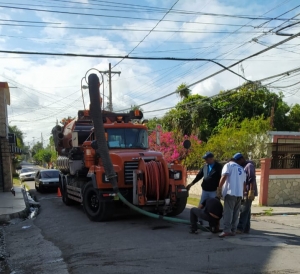 Coraasan interviene colector de aguas residuales en Monterrico I, tras obstrucci&oacute;n