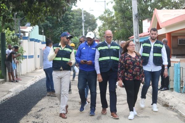 Coraasan avanza asfaltado calles de La Canela tras instalaci&oacute;n de red de agua potable
