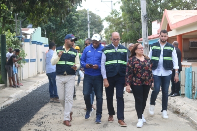Coraasan avanza asfaltado calles de La Canela tras instalación de red de agua potable