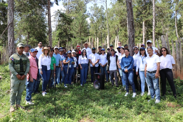 Coraasan realiza jornada de reforestaci&oacute;n en el marco del D&iacute;a Mundial del Medio Ambiente en coordinaci&oacute;n con Plan Yaque
