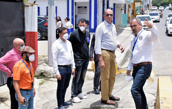Director general de Coraasan supervisa trabajos de soluci&oacute;n agua potable en la zona norte