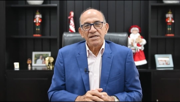 Andr&eacute;s Burgos insta a la reflexi&oacute;n y a la unidad familiar en esta Navidad