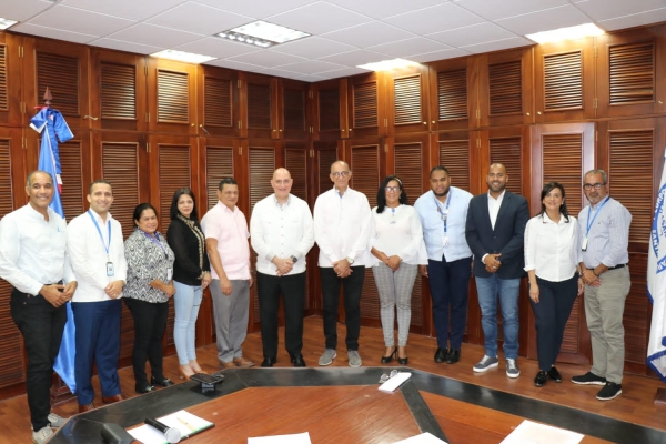 Ministro de Econom&iacute;a, Planificaci&oacute;n y Desarrollo dice Coraasan es servidora por excelencia de la regi&oacute;n