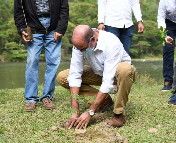 Ing. Andr&eacute;s Burgos llama a la conservaci&oacute;n y uso responsable del agua