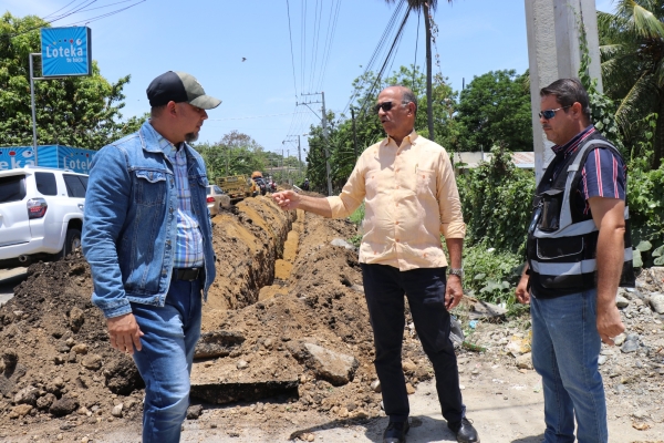 Moradores de Juan Antonio Alix recibir&aacute;n agua potable con instalaci&oacute;n de tuber&iacute;a