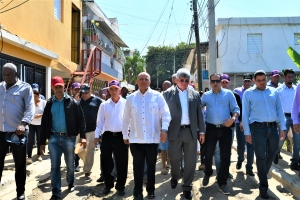 Fernando, Silvio y Valent&iacute;n supervisan sistema de aguas residuales de Villa Verde