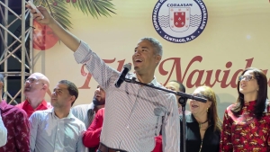 Director general de Coraasan Andr&eacute;s Cueto da la bienvenida a la Navidad con el encendido del &aacute;rbol