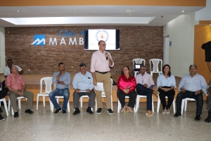 Autoridades socializan con sectores productivos de Gurabo construcci&oacute;n colector de aguas residuales