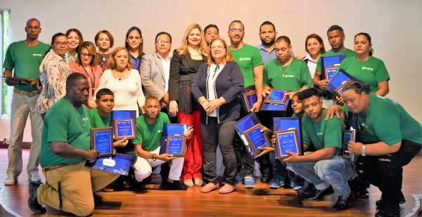 CORAASAN celebra tercera graduaci&oacute;n &ldquo;Quisqueya Aprende Contigo&rdquo;