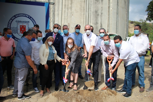Coraasan inicia trabajos rehabilitaci&oacute;n tanque agua potable en Tamboril